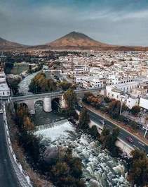 Plaza y catedral de Arequipa Perú